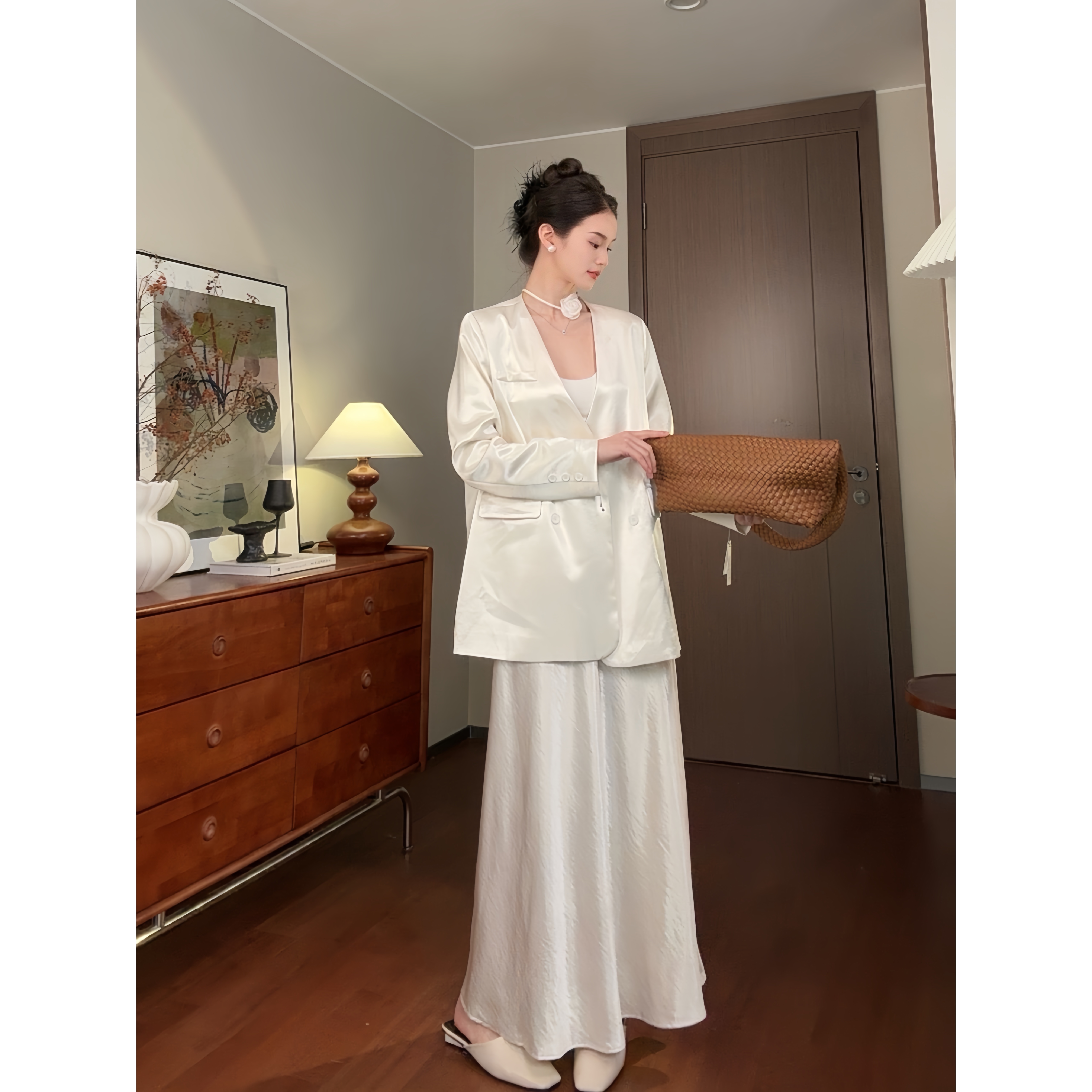 2025春季新款女装法式缎面高端精致白色西装半身裙两件套装