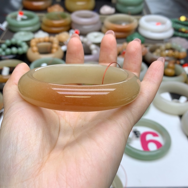 石英质玉手镯未镶嵌