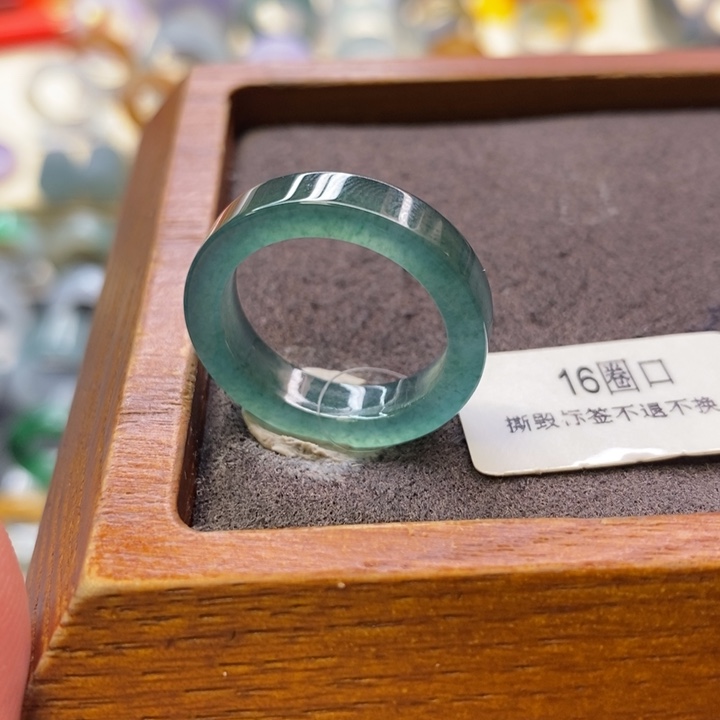 翡翠未镶嵌戒指翡翠