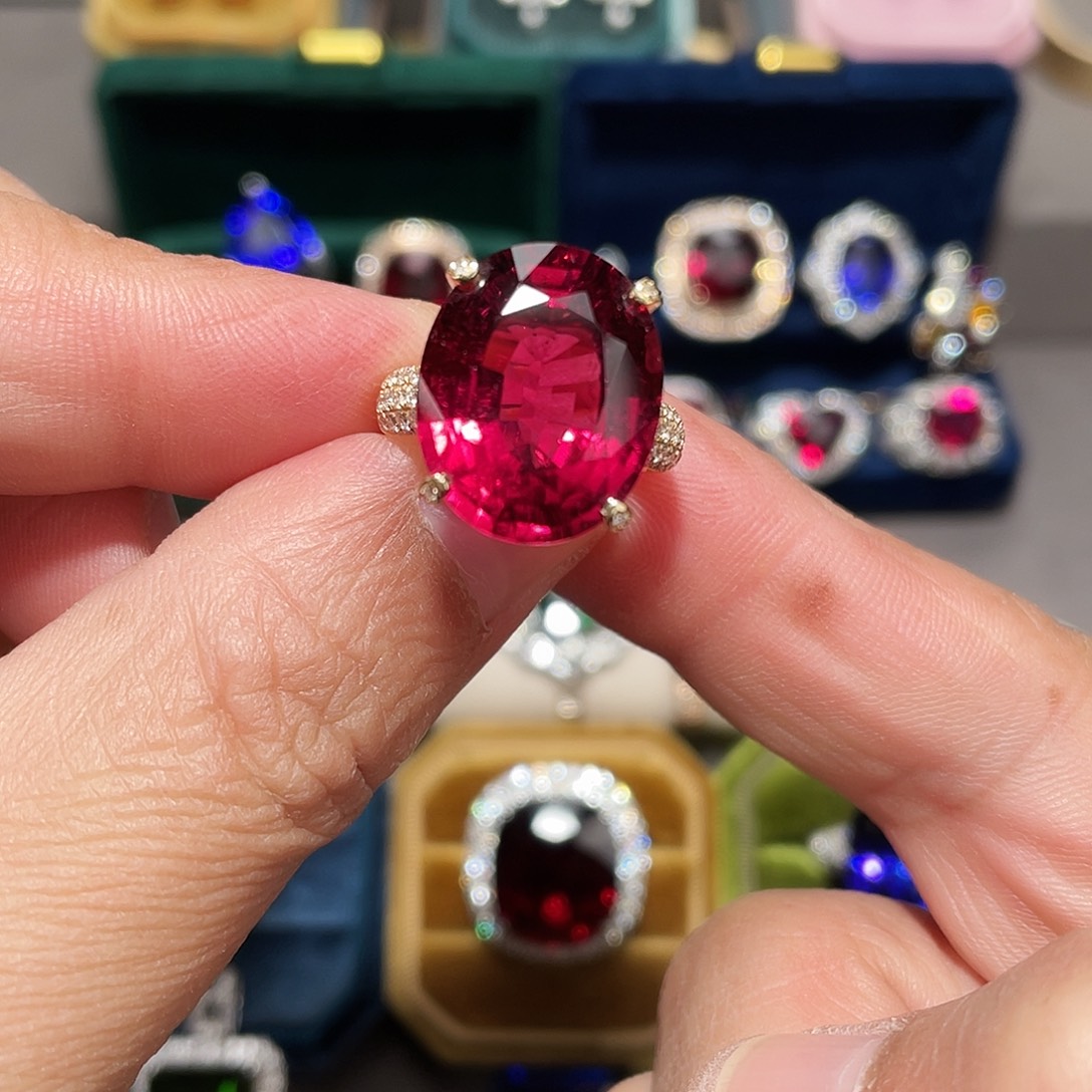 碧玺戒指18K金镶嵌15.7ct