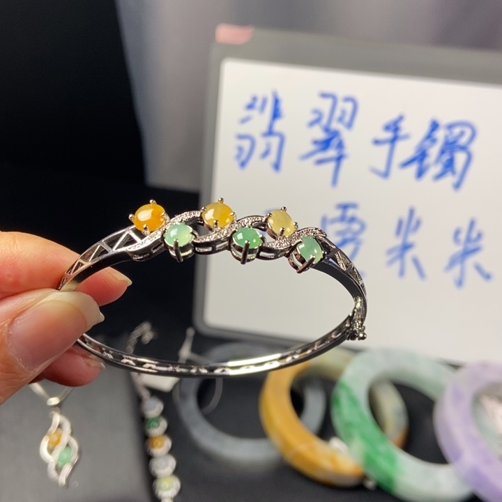 翡翠戒指未镶嵌青*