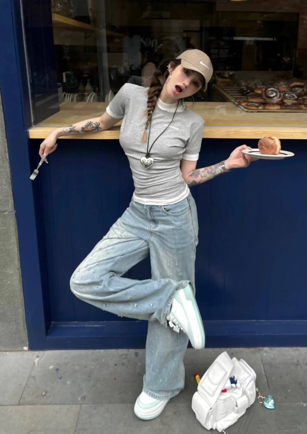 【Sisi】复古高腰小众水洗破洞牛仔裤