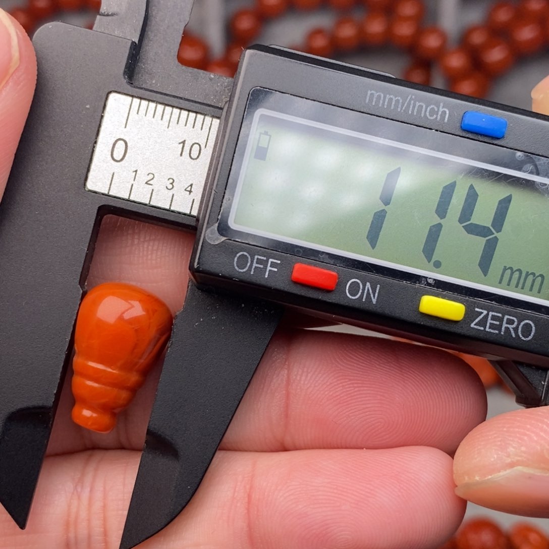 南红玛瑙配饰未镶嵌