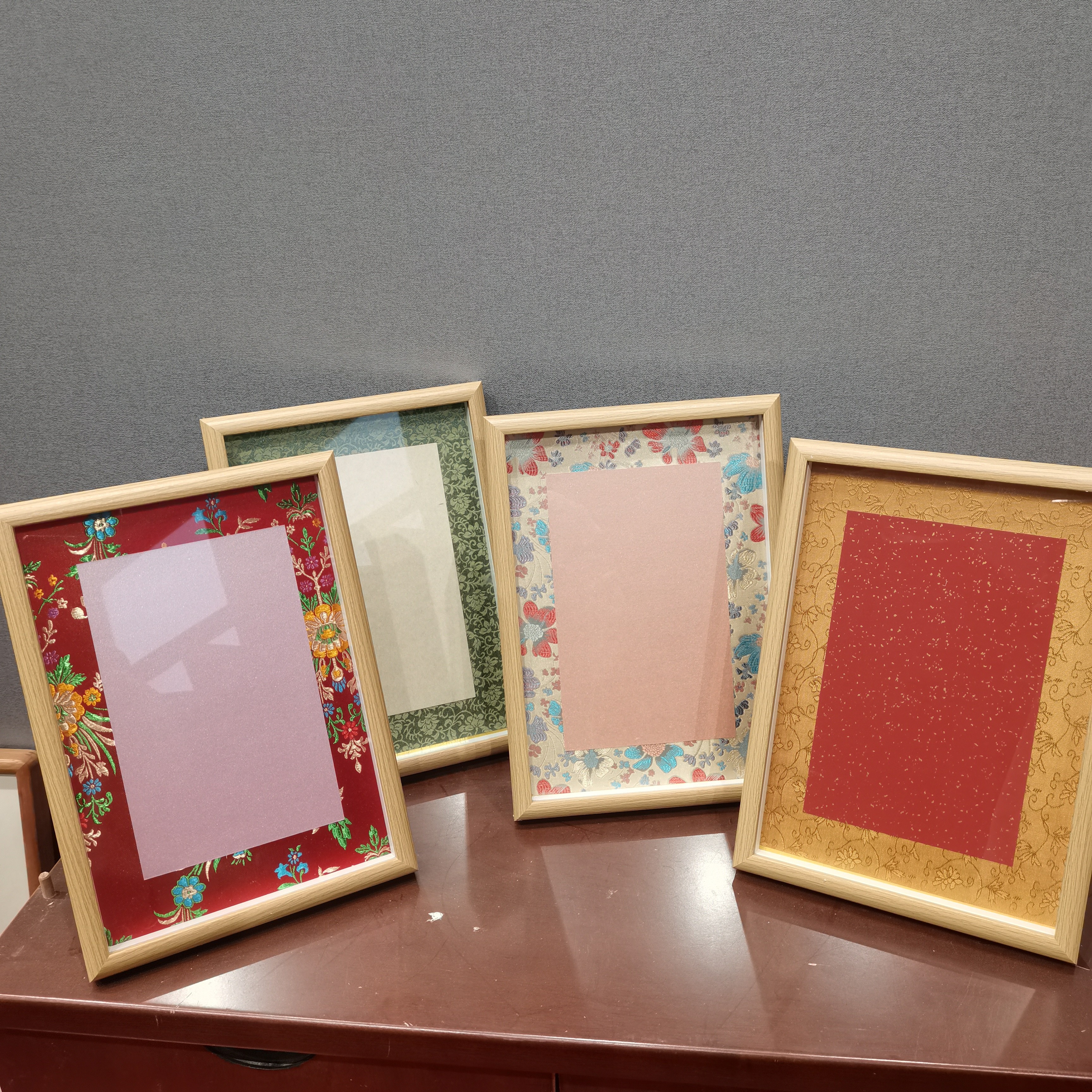 4套古风摆台——A4真玻璃复合木相框【4宋锦内衬+10卡纸】