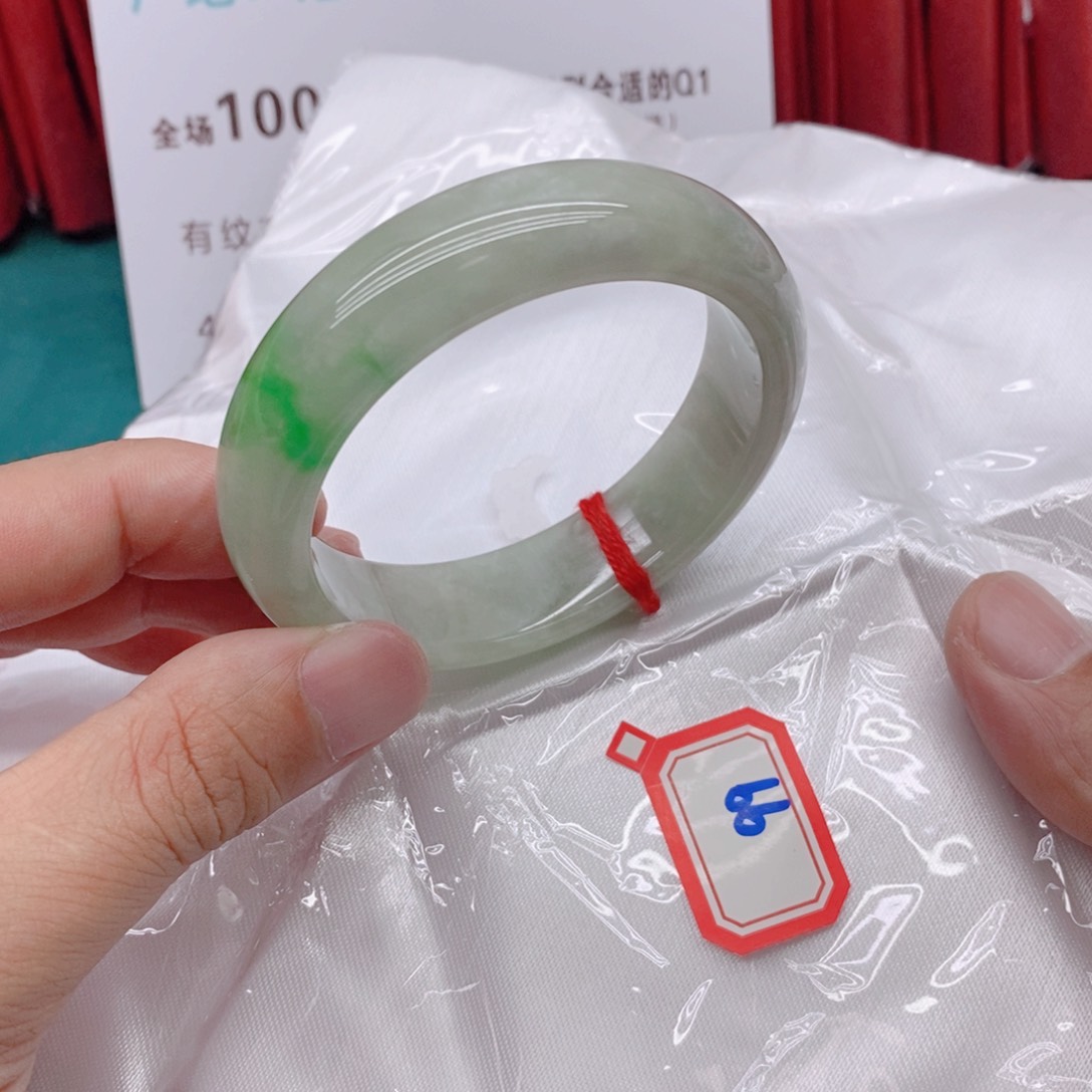 翡翠手镯未镶嵌99999999999