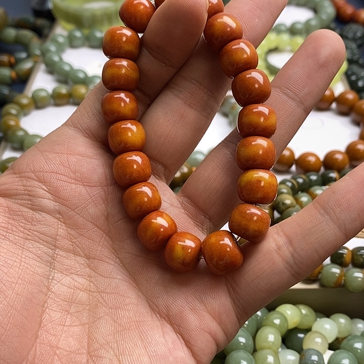 未镶嵌透闪石质玉珠宝奇石