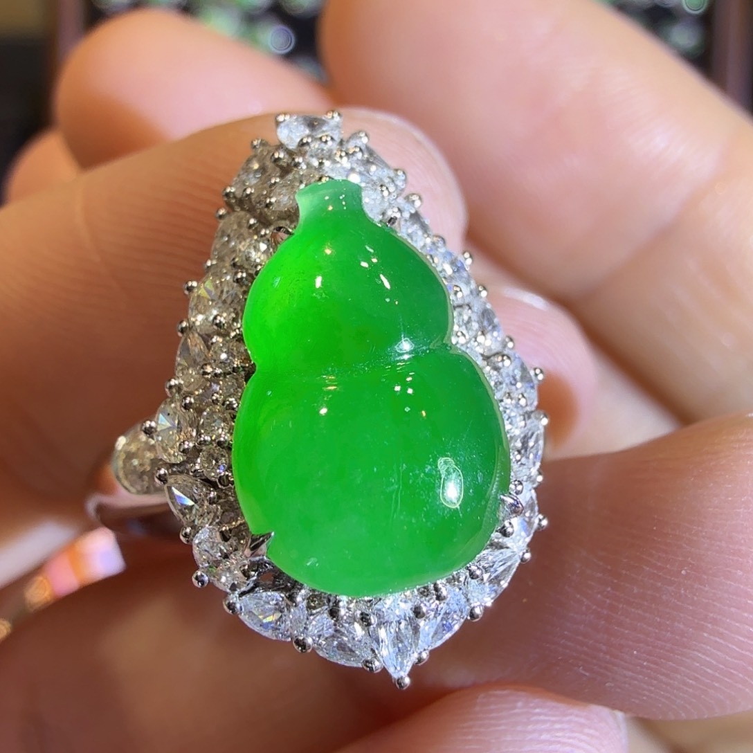 翡翠吊坠(赠链)18K金镶嵌高冰正阳绿葫芦两用款