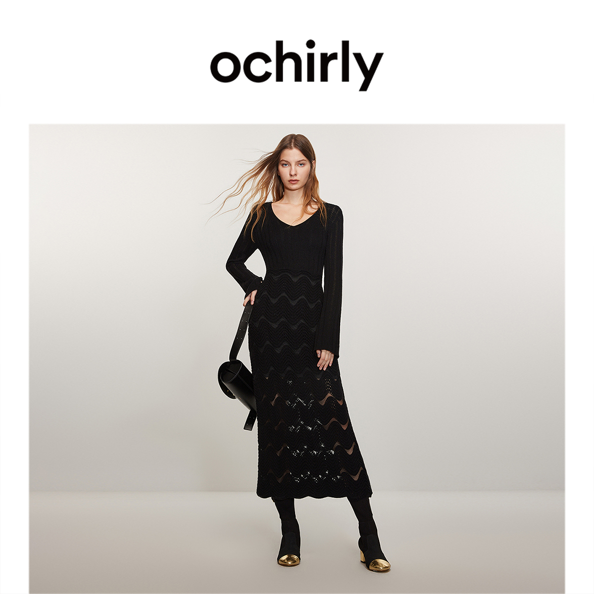 #&#ochirly欧时力 V领镂空毛织连衣裙新款早春配吊带裙