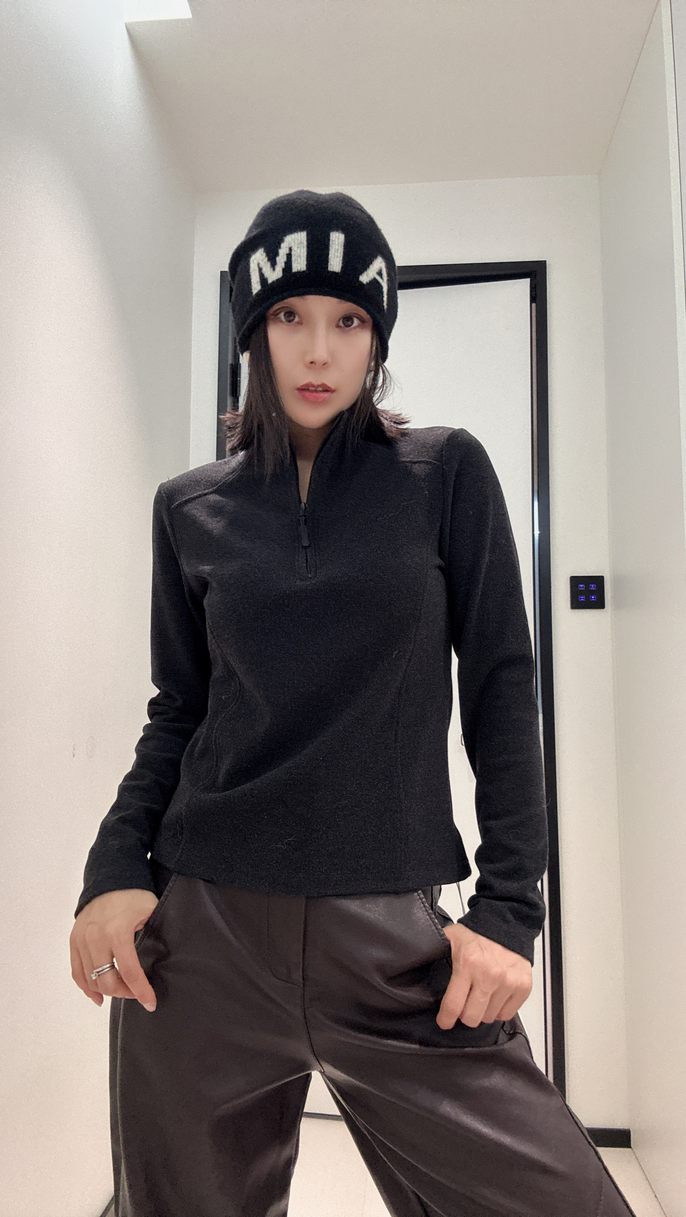 【MIAOZI】冬季立领修身型老厚款拉链打底衫上衣黑色