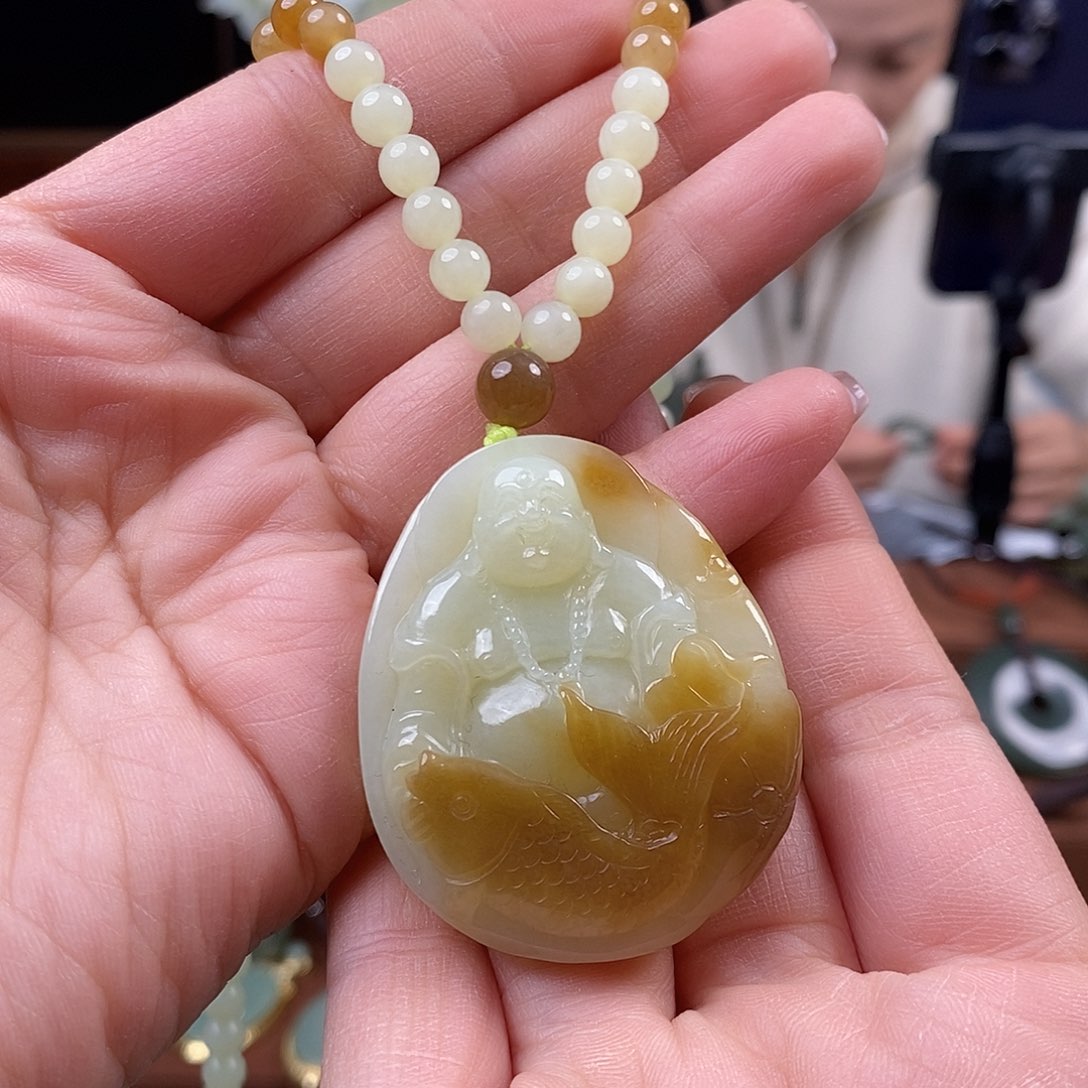 云***瓶和田玉未镶嵌挂件