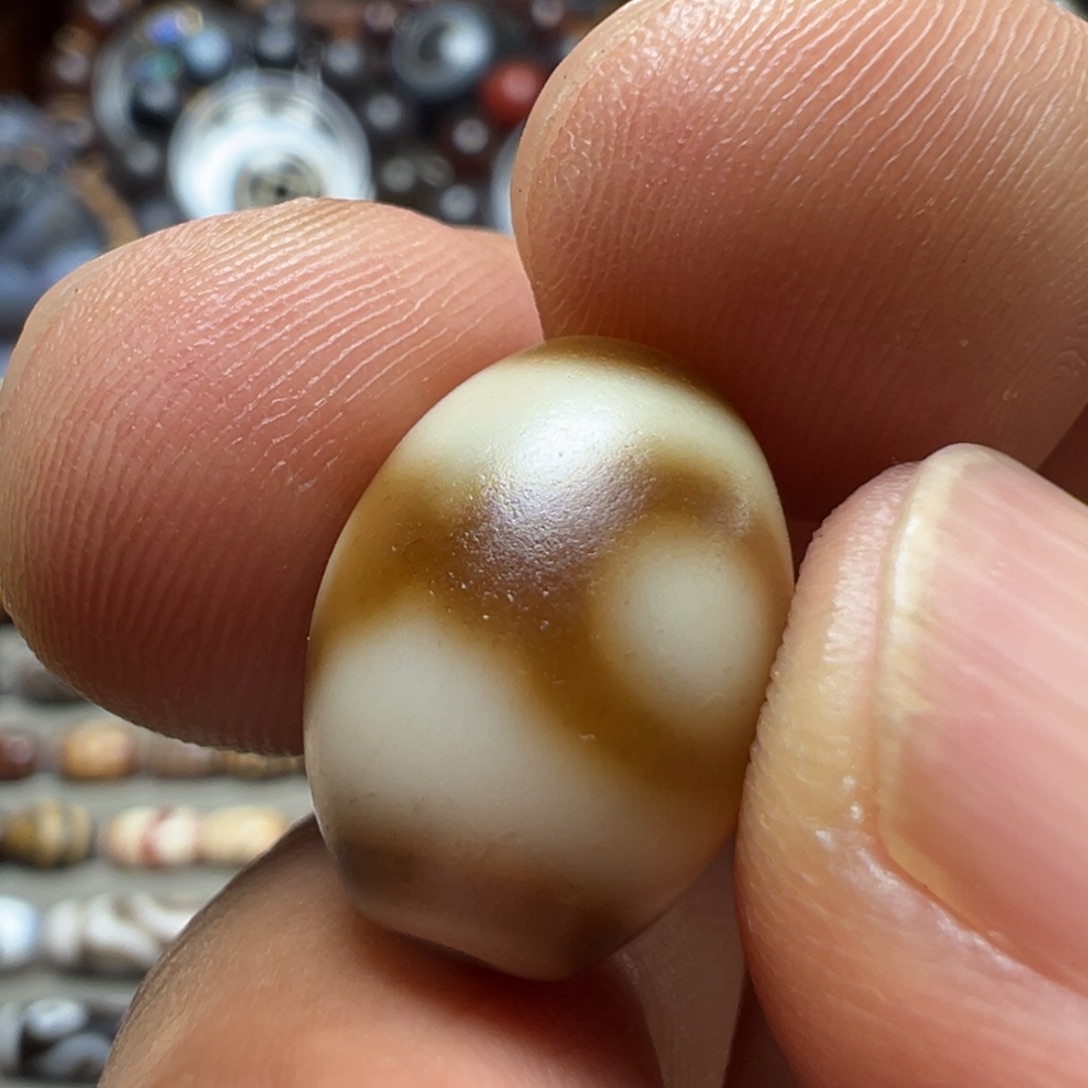 朱***鑫玛瑙/玉髓未镶嵌颈饰