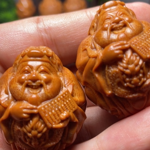 橄榄核把件龙财手球一对3.5左右