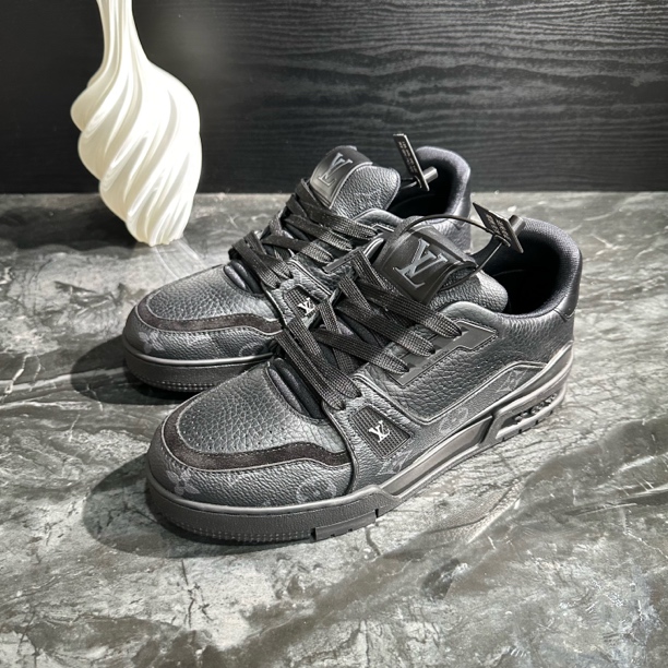 99新 LouisVuitton/路易威登 39.5码/新款黑武士Trainer板鞋