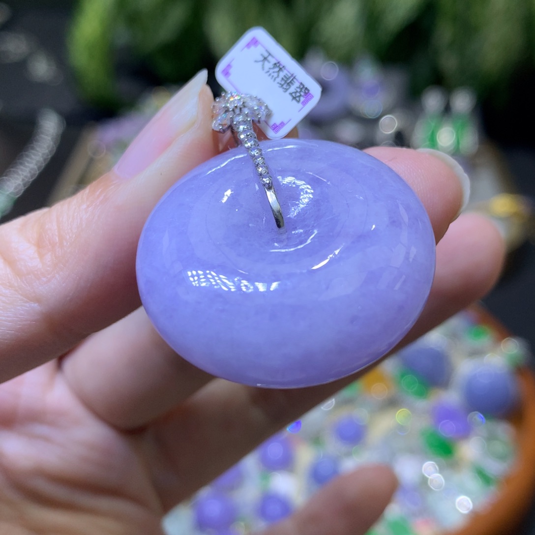 颈饰18K金镶嵌翡翠