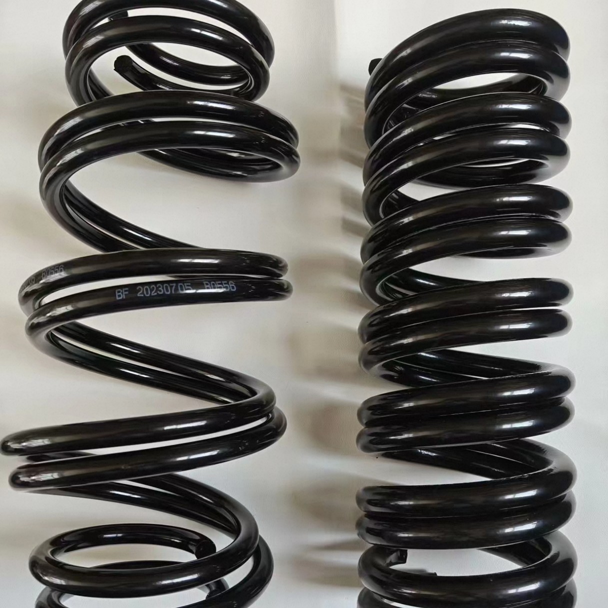 13蒙迪欧前减震弹簧