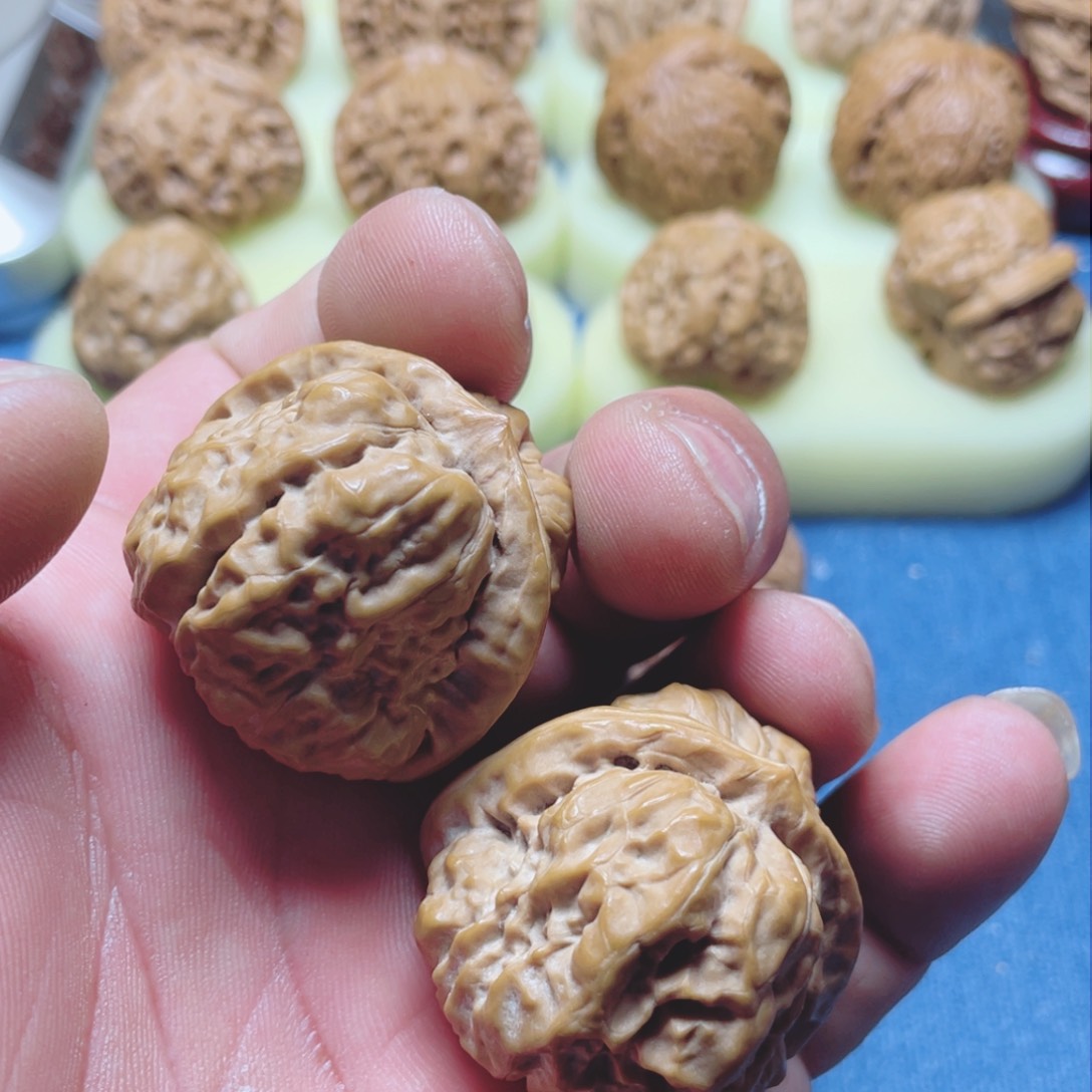 文玩核桃把件人**菊蛤蟆头