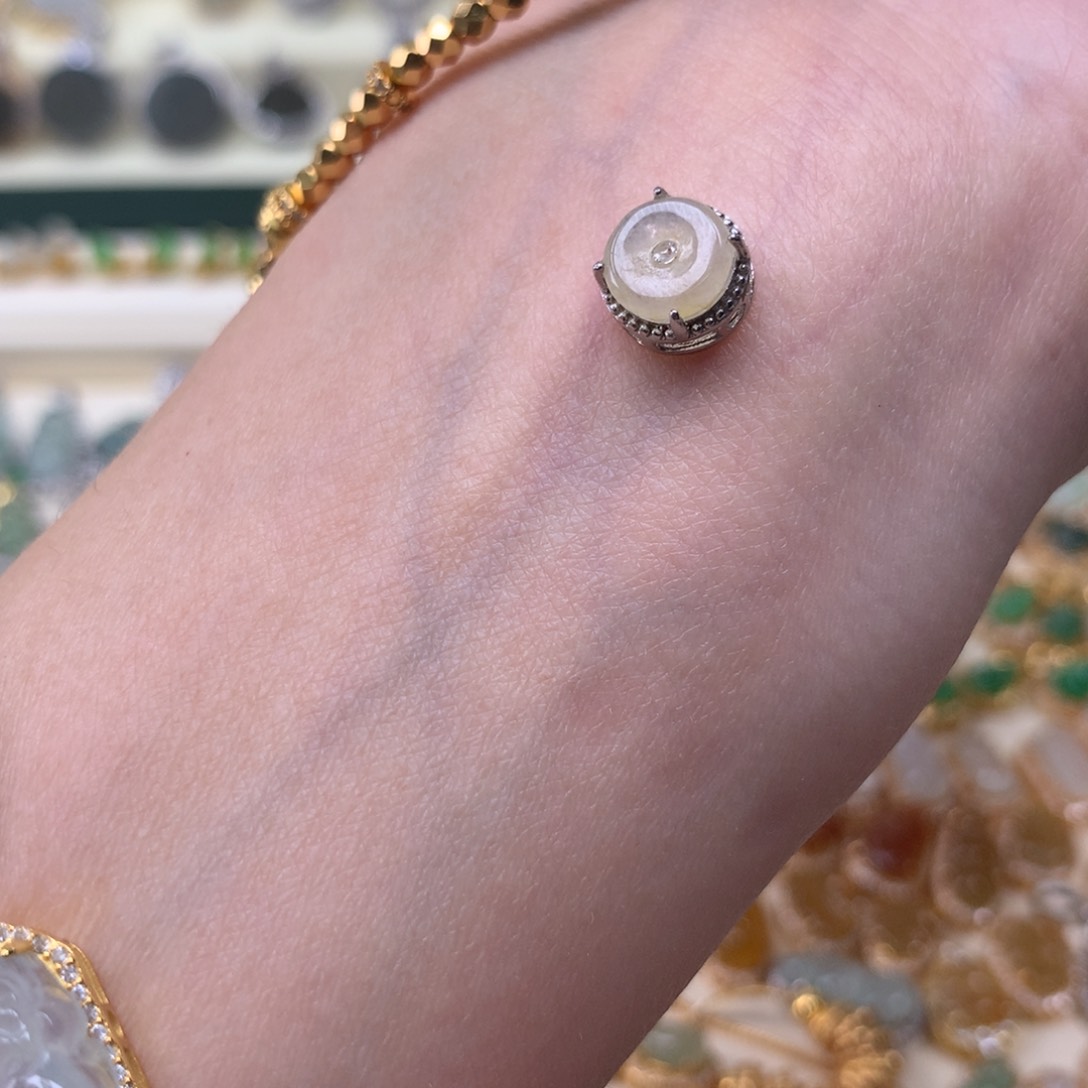 颈饰银S925镶嵌翡翠人**戏