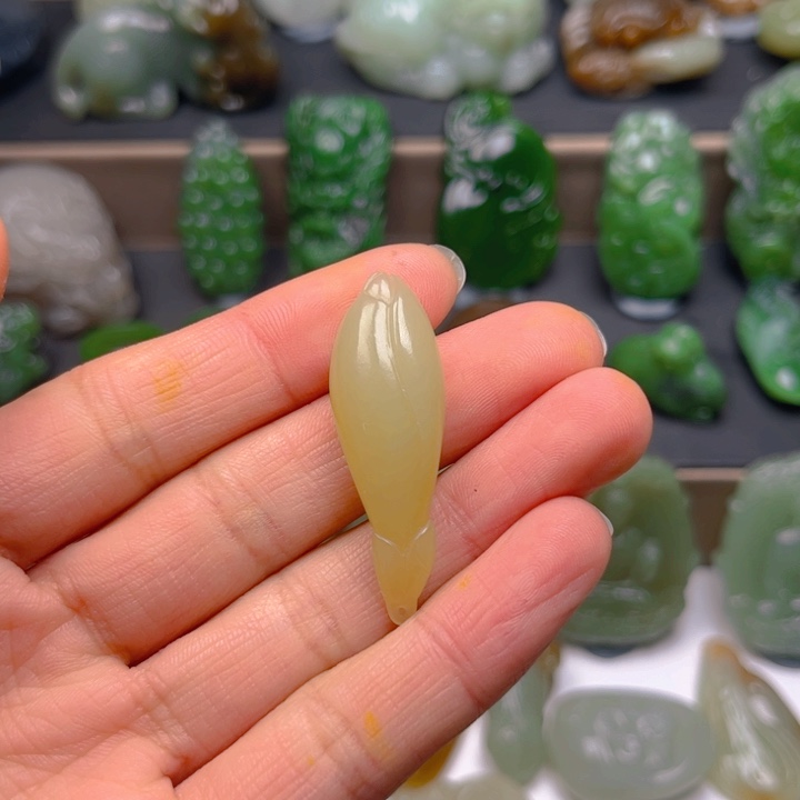 和田玉挂件未镶嵌高**物