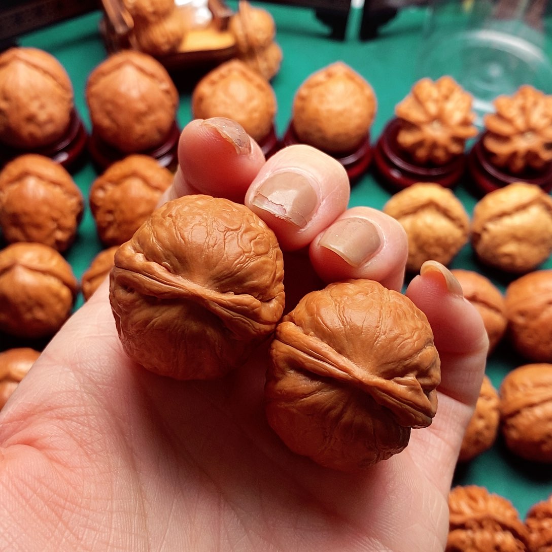 文玩核桃把件水晶佛肚