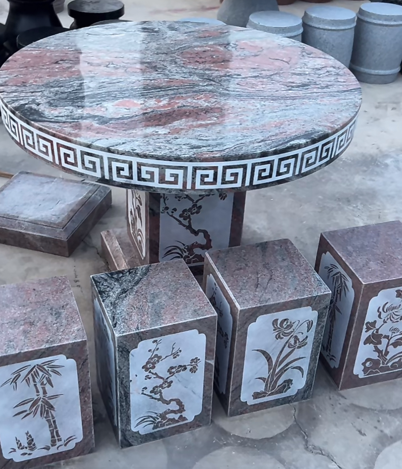 提交订单到县城或市区物流点自提幻彩红石桌石凳工厂定做批发价格