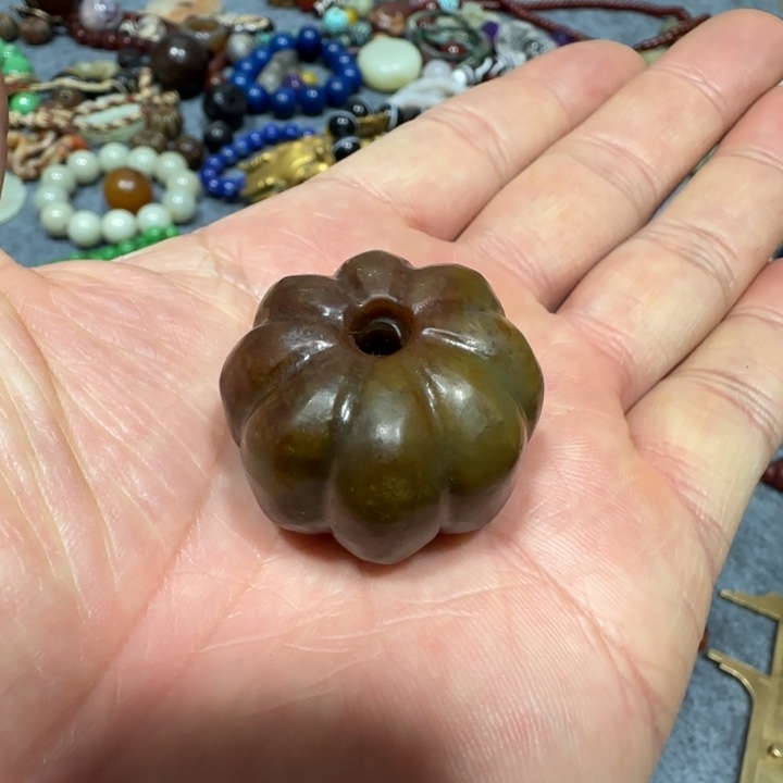 和田玉（糖玉）颈饰未镶嵌