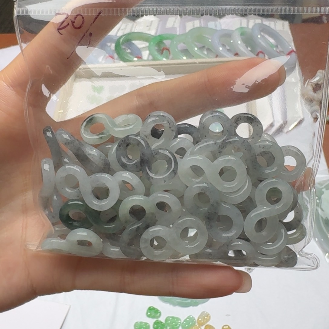 未镶嵌挂件翡翠福利1个，不包邮，拍邮费发货