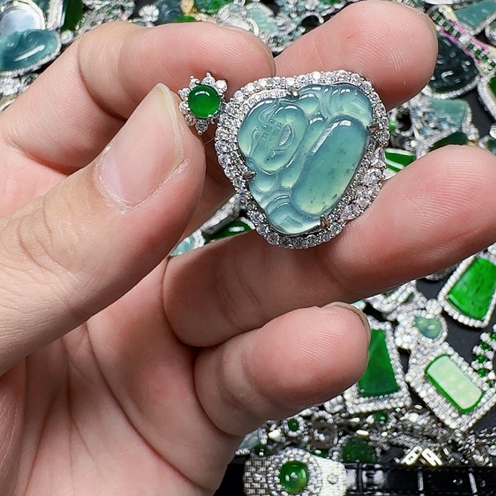 翡翠颈饰未镶嵌天然A货翡翠放漏