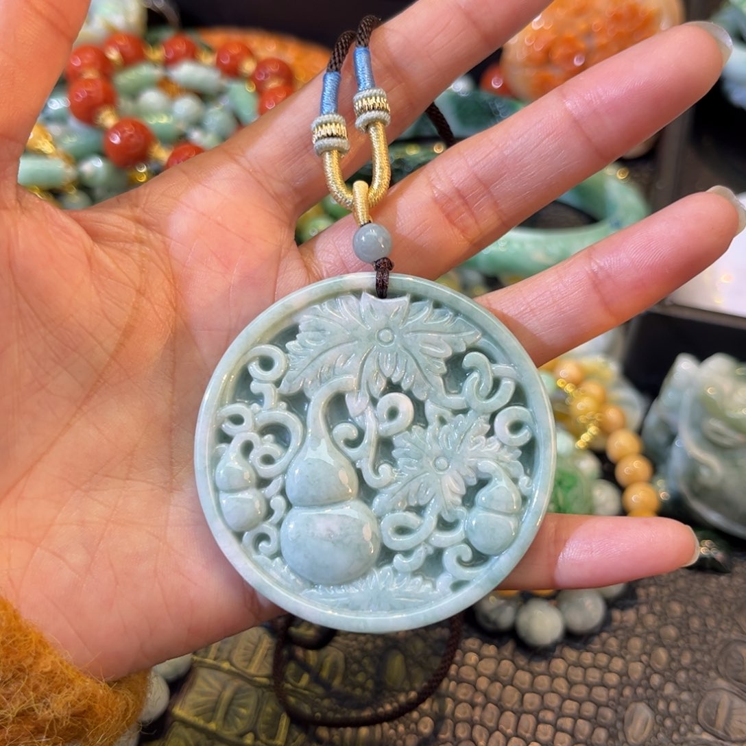 翡翠颈饰未镶嵌待编款