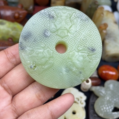 蛇纹石玉未镶嵌颈饰111