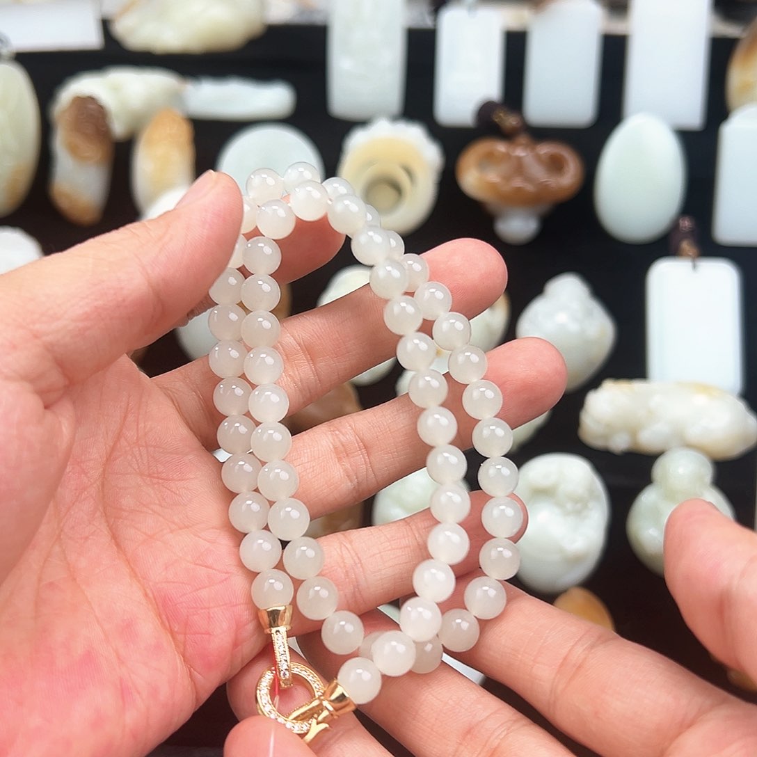 和田玉颈饰未镶嵌