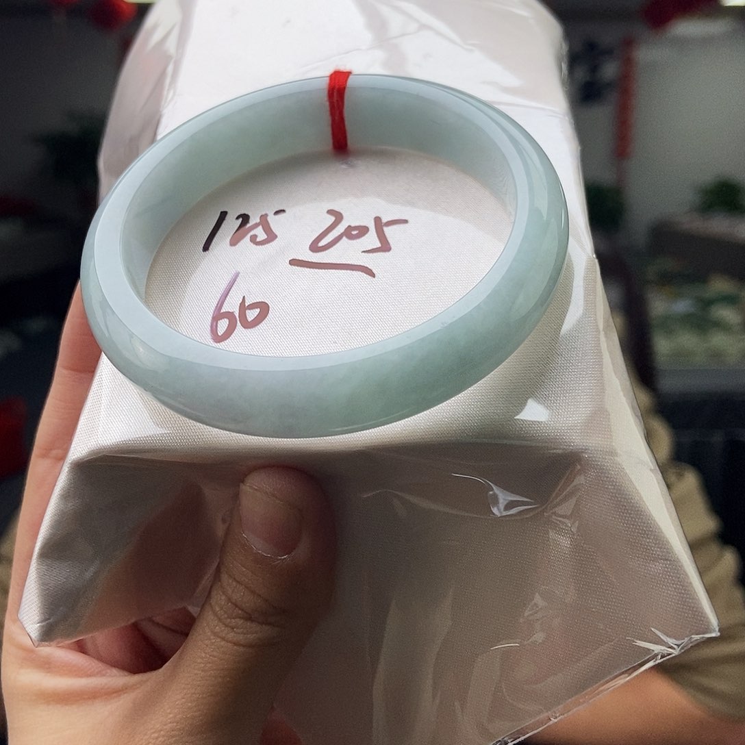翡翠手镯未镶嵌拍一发一