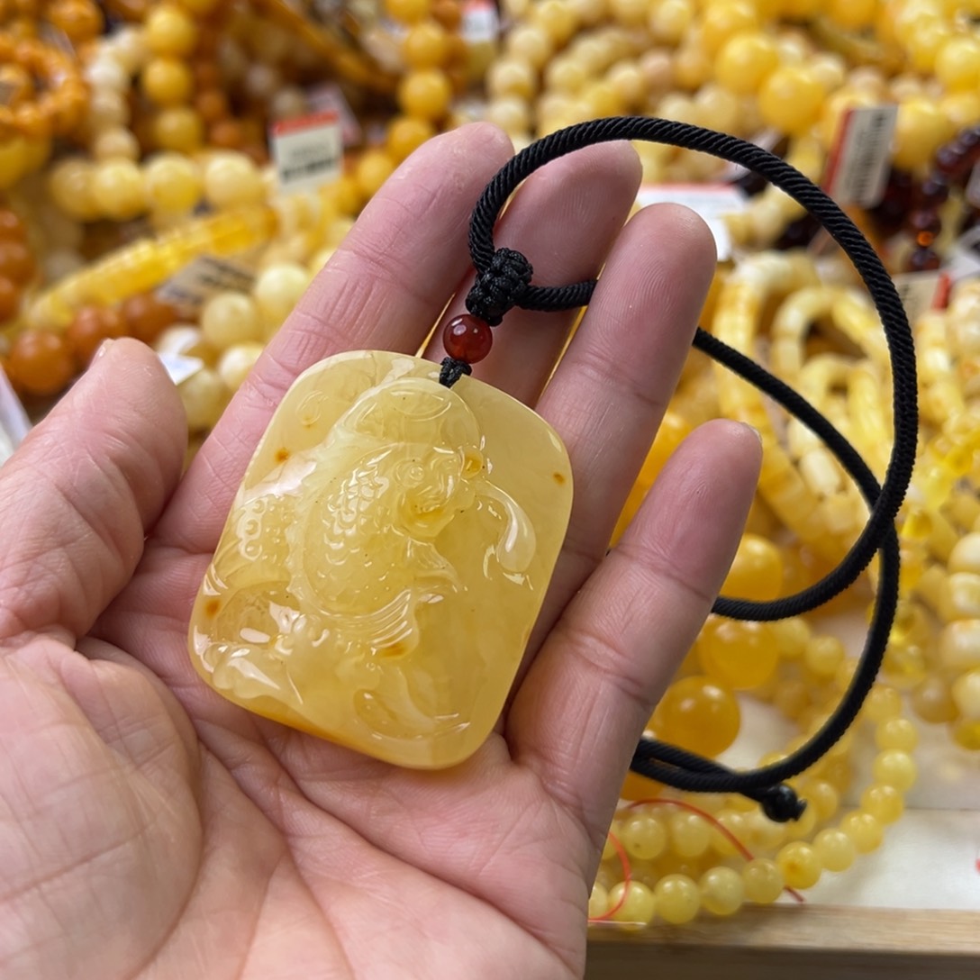 琥珀珠宝奇石未镶嵌