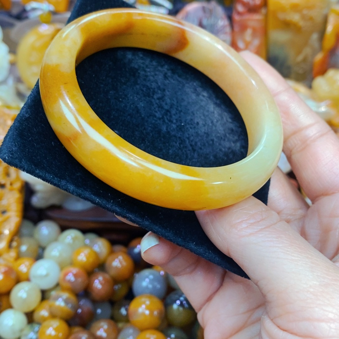 未镶嵌石英质玉（黄龙玉）吊坠(不含链)