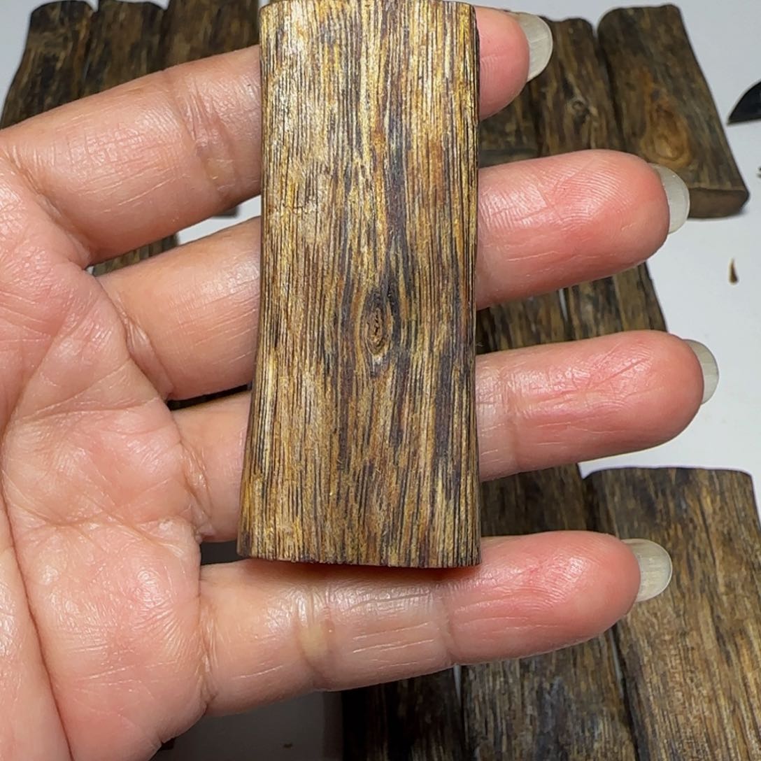 木尘**行挂件金丝油，7.3克..