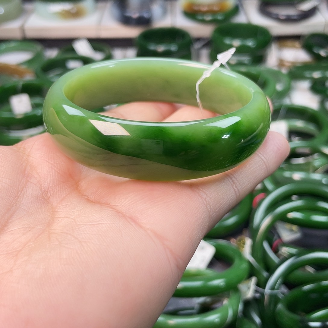 和田玉（碧玉）手镯未镶嵌