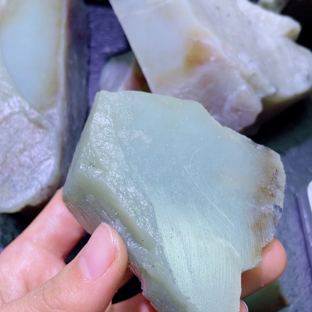 和田玉未镶嵌珠宝半成品