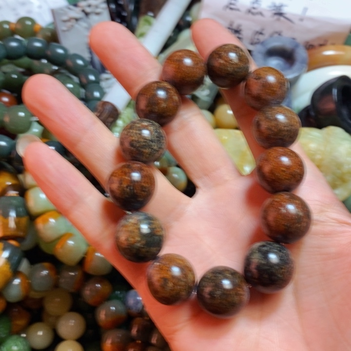 岫岩河磨玉（透闪石质玉）手链未镶嵌