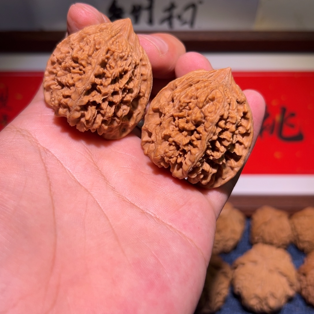 文玩核桃吊坠41全品老款红皮满天星一对