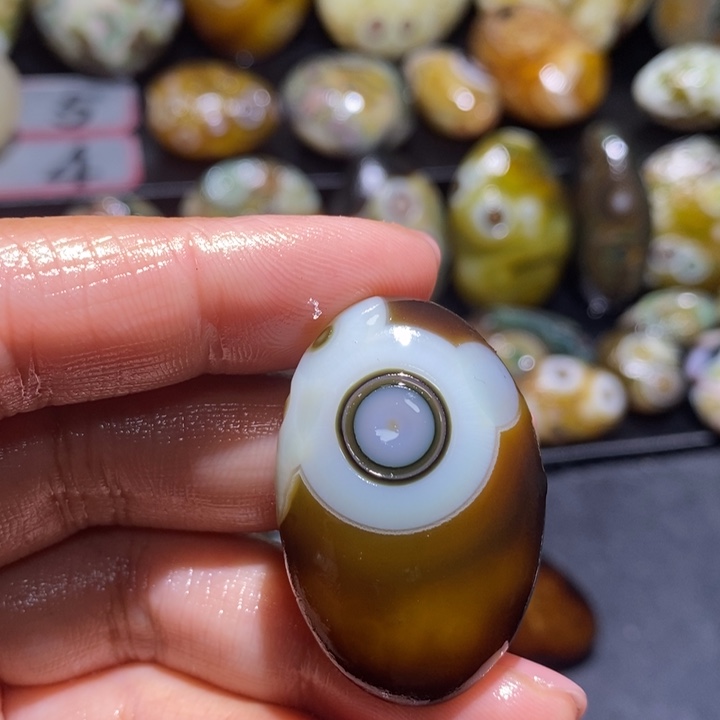 玛瑙/玉髓未镶嵌珠宝奇石138