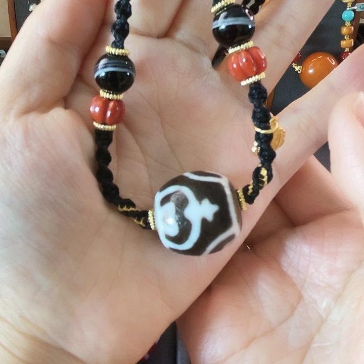 玛瑙/玉髓颈饰未镶嵌合金