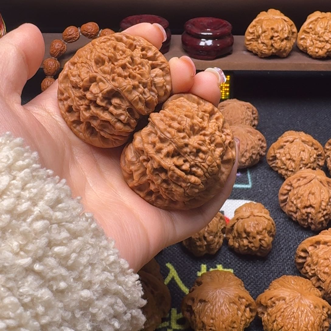 文玩核桃吊坠47官帽