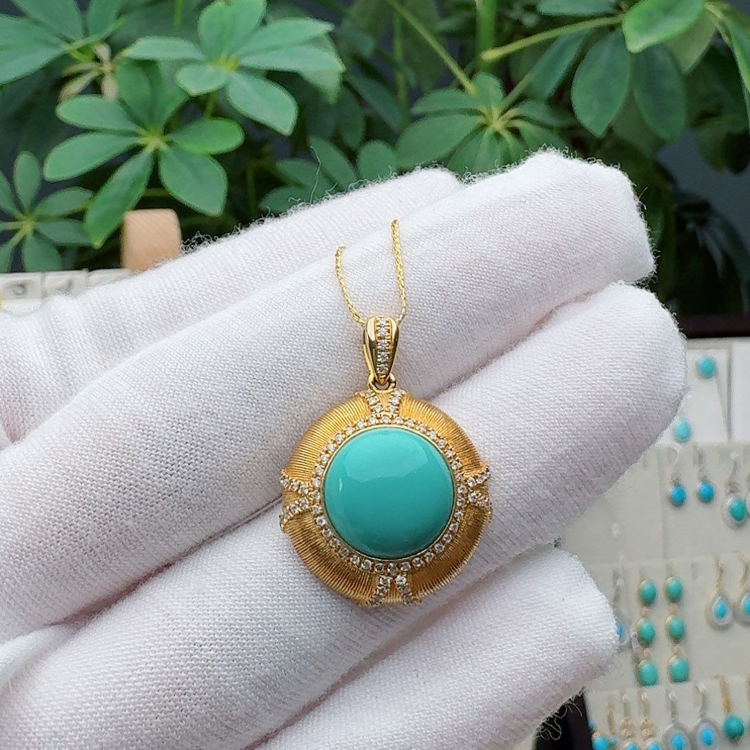 绿松石18K金镶嵌颈饰吊坠