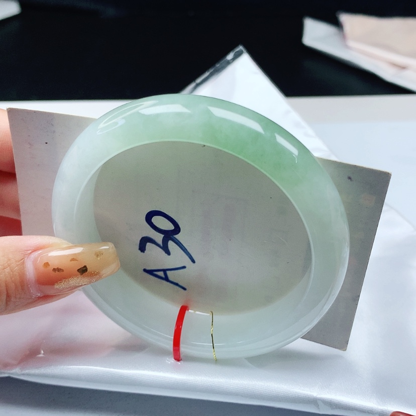 【闪购商品】翡翠手镯未镶嵌 正圈56+