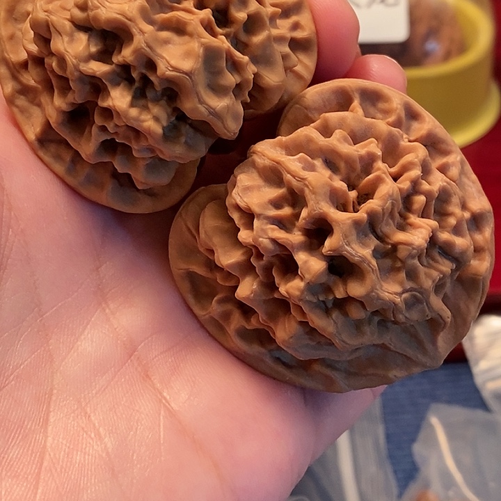 【闪购商品】文玩核桃吊坠水**边帝王