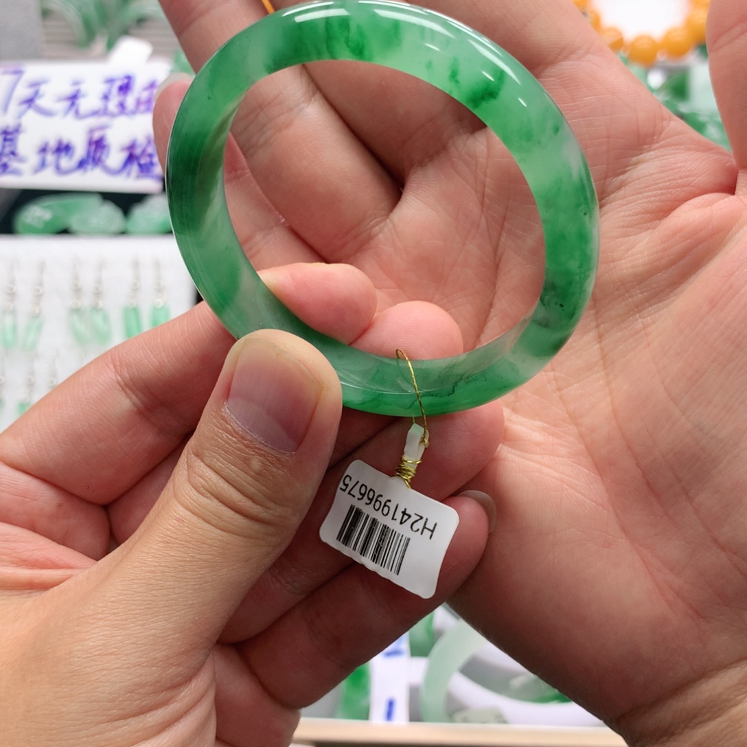 石英质玉未镶嵌手镯青青52-多人