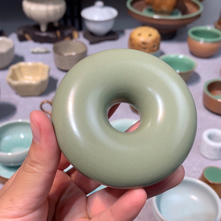 龙泉青瓷甜甜圈盖置