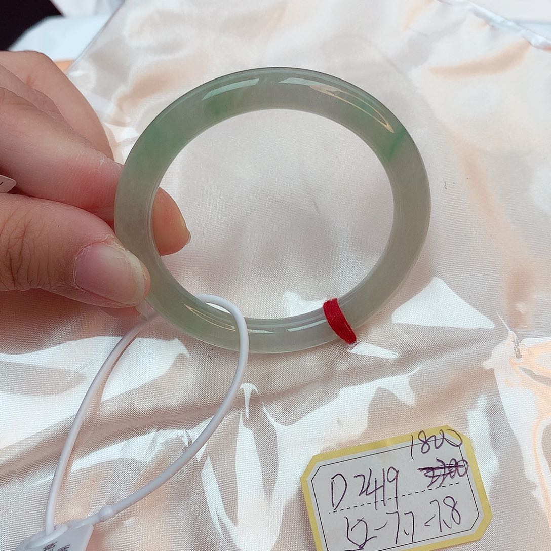 翡翠手镯未镶嵌天然缅甸翡翠A货