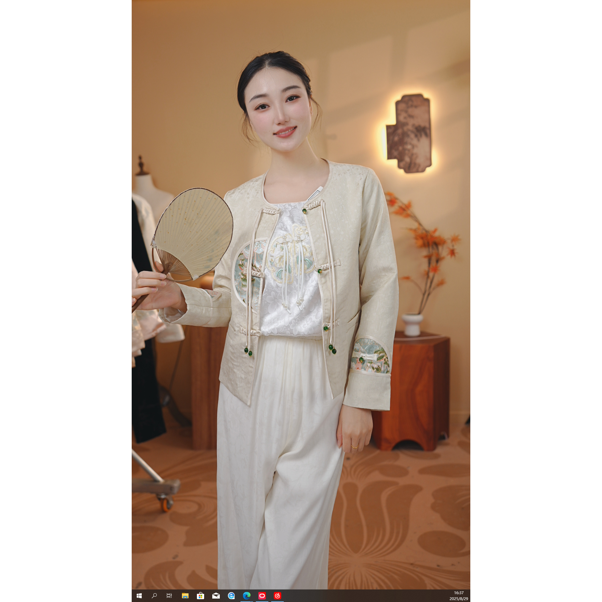 【花好月圆】网红盘扣时尚国风秋款女装圆领贵气小衫