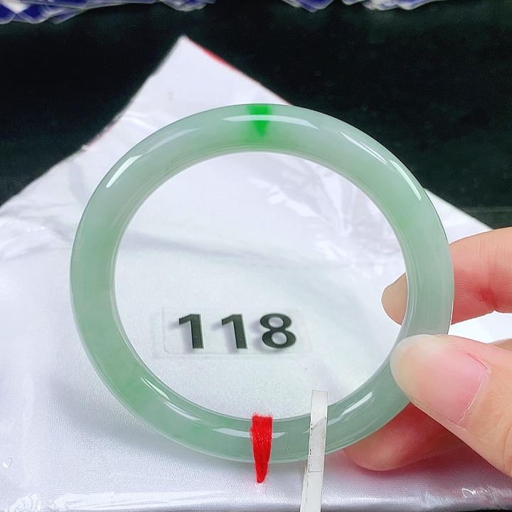 未镶嵌手镯翡翠翡翠手镯