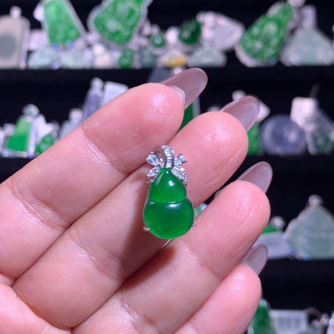 【闪购商品】颈饰银S925镶嵌翡翠天然翡翠